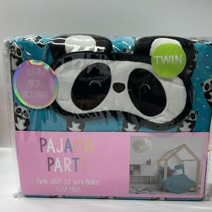 Pajama Party Pandas and Hearts Pattern 1 Twin Size Sheet Set New